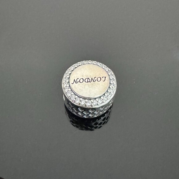 Pandora LONDON Bead Charm - Picture 3 of 6